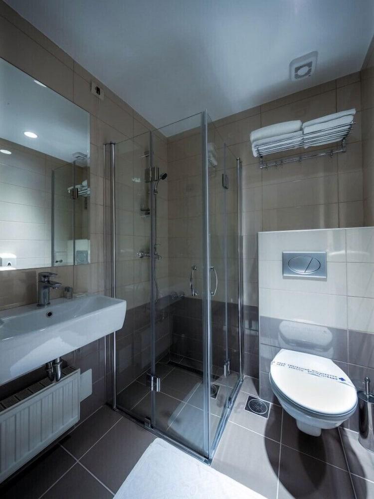 Hotel Macola Korenica Kültér fotó