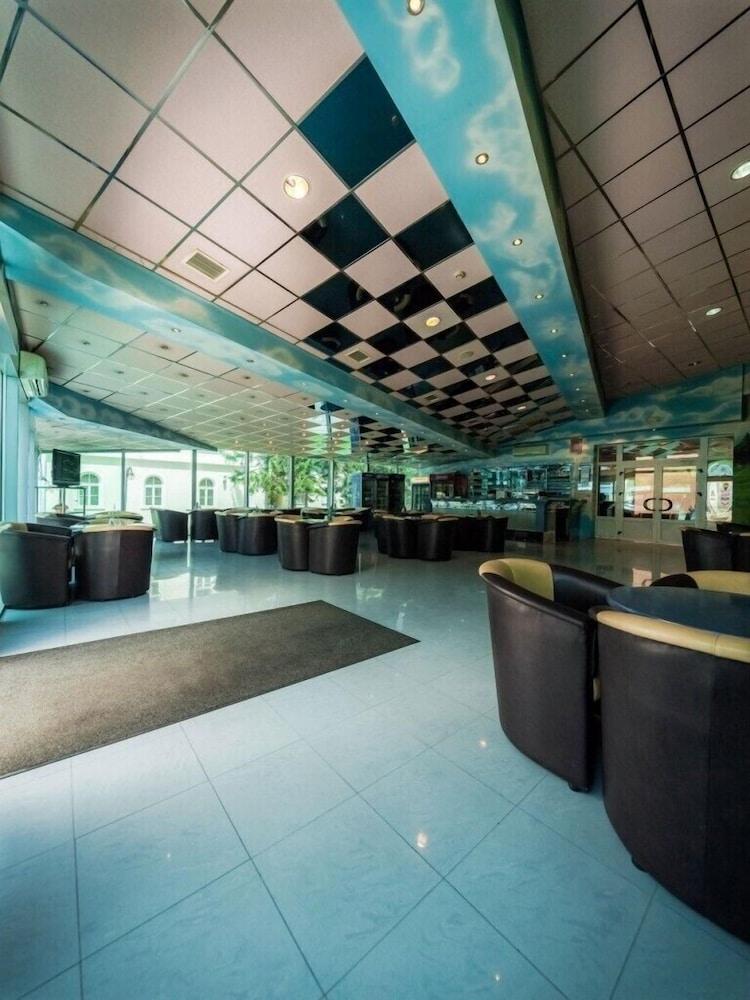 Hotel Macola Korenica Kültér fotó
