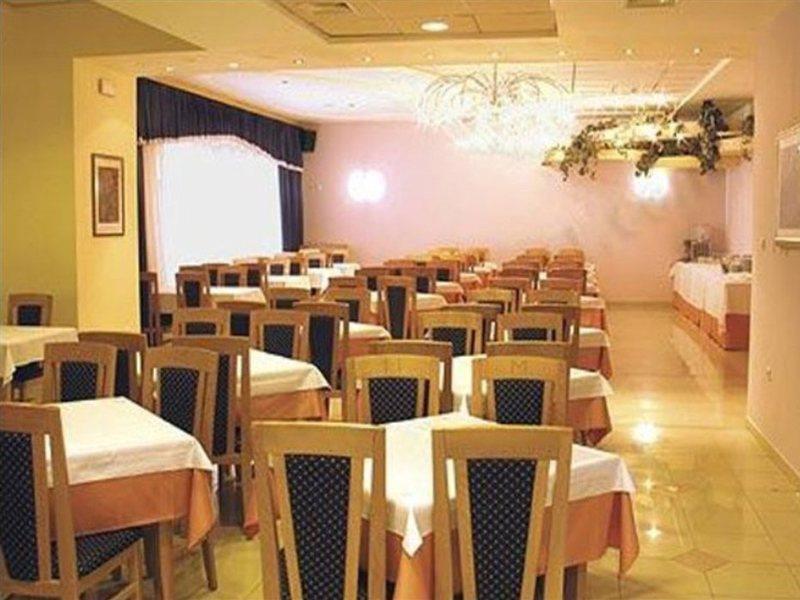 Hotel Macola Korenica Kültér fotó