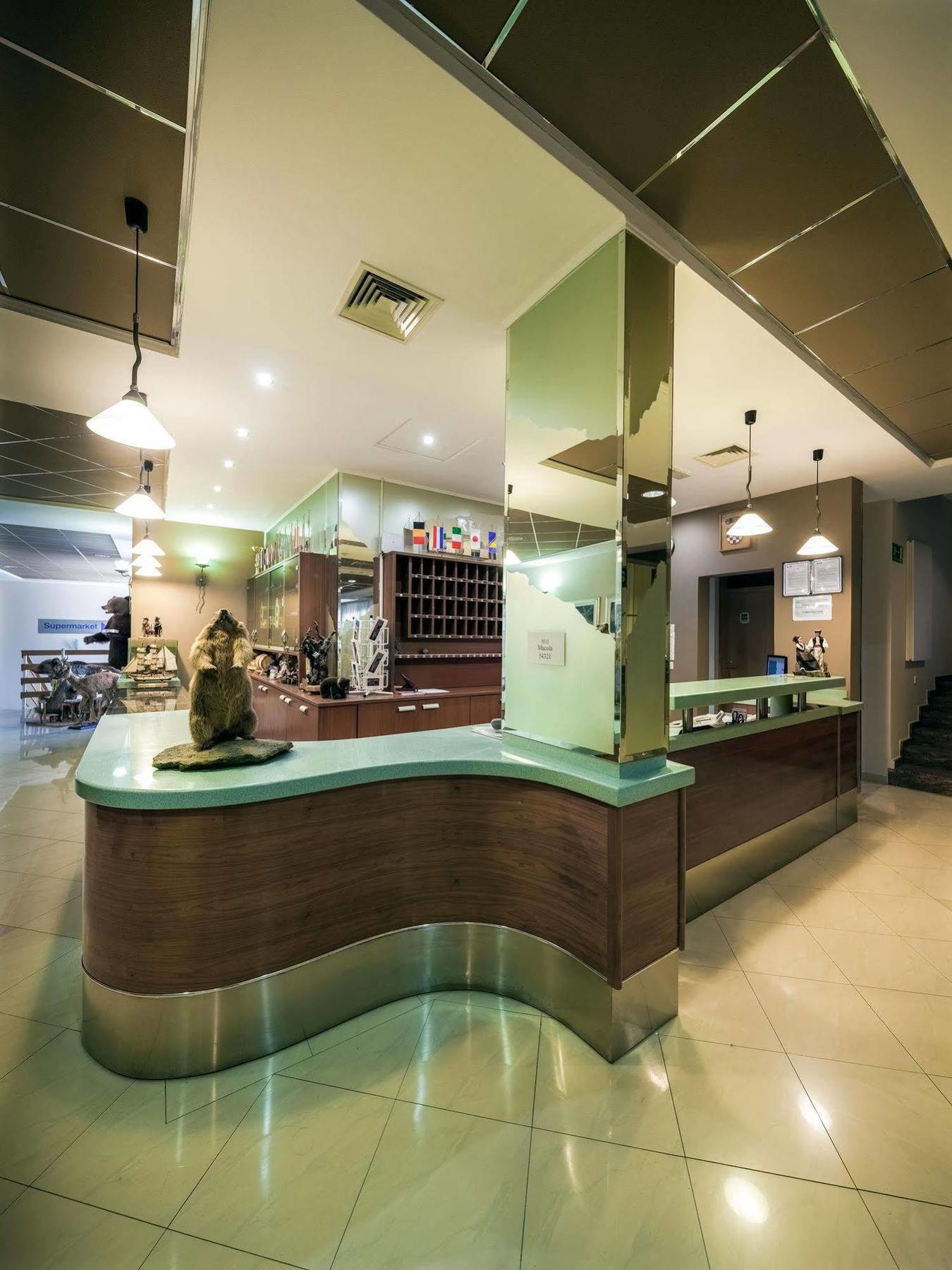 Hotel Macola Korenica Kültér fotó